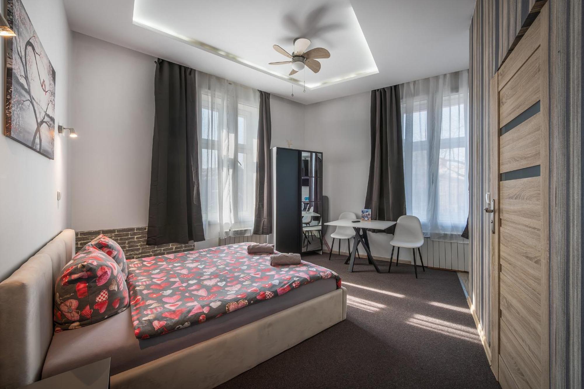 70S Business Room Krasków Εξωτερικό φωτογραφία